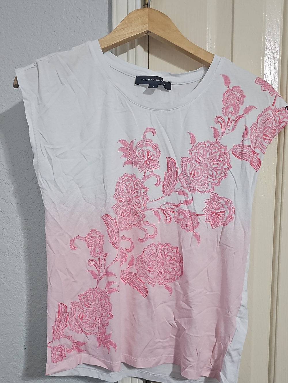 Tommy Hilfiger White and Pink Floral Ombré Cap-Sleeve Tee